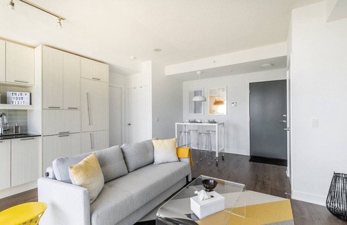 Toronto Entertainment District Condo | 30 Nelson St., Unit 2705 · Stunning 1BR Condo in Financial District + Parking