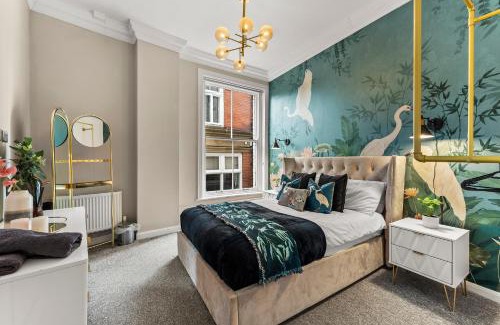 Whitby Apartment | 30 percent off! The Exquisite Gems of Whitby - Garden Terrace