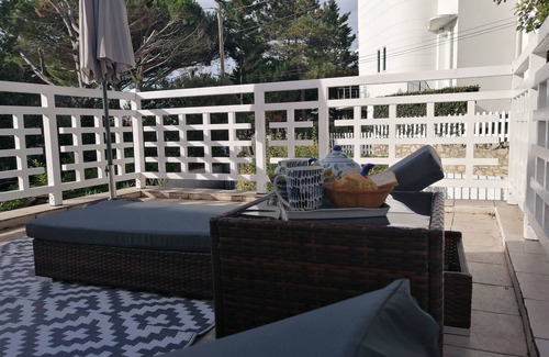 Royan Villa | 30's villa near beach and shops, sleeps 10