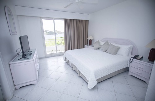 Maho Apartment | 30 - TRUE BEACH LOVER 2BDR