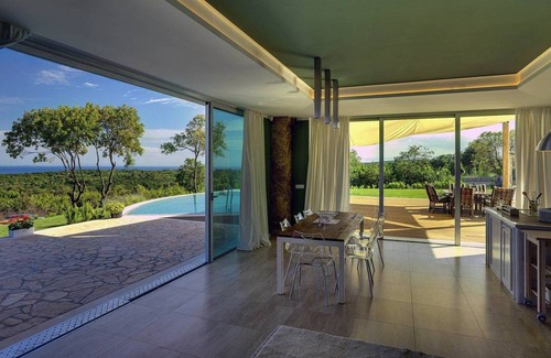 Peruski House | 300 m² House ∙ 3 bedrooms ∙ 8 guests