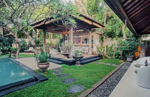Berawa Villa | 300 m² Villa ∙ 2 bedrooms ∙ 4 guests