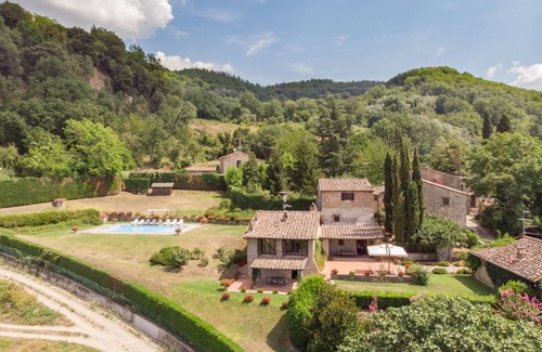 Dicomano Villa | 300 m² Villa ∙ 4 bedrooms ∙ 10 guests