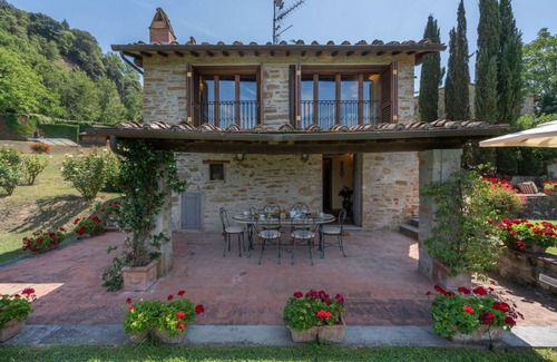 Dicomano Villa | 300 m² Villa ∙ 4 bedrooms ∙ 10 guests