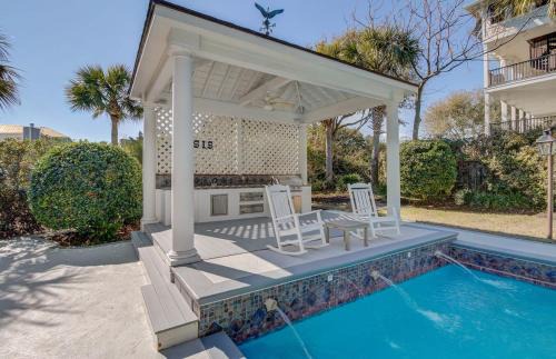 Isle of Palms House | 3001 Palm Boulevard by AvantStay Across From Beach Ocean Views