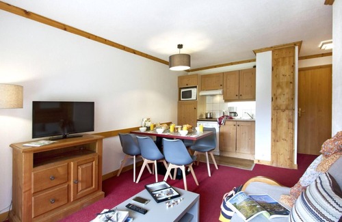 Praz-sur-Arly Apartment | 300m from ski slopes, fitness, swimming pool, balcony, tv, ski locker, 38m²