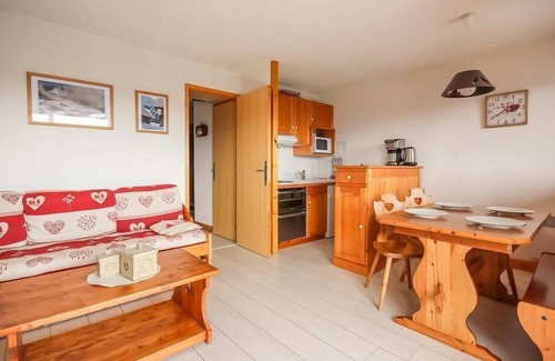 Les Eucherts Apartment | 300m from ski slopes, 2nd floor, balcony, tv, ski locker, 35m², La Rosière