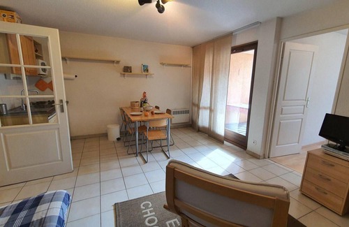 La Salle-les-Alpes Apartment | 300m from ski slopes, 1st floor, view mountain, terrace, tv, ski locker, 44m², Serre Chevalier