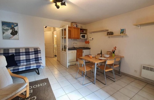 La Salle-les-Alpes Apartment | 300m from ski slopes, 1st floor, view mountain, terrace, tv, ski locker, 44m², Serre Chevalier