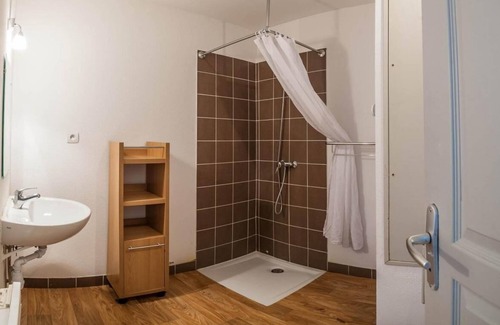Albiez-le-Vieux Apartment | 300m from ski slopes, parking, tv, ski locker, 60m², Albiez Montrond