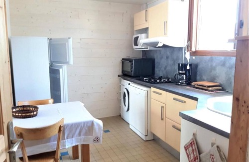 Albiez-le-Vieux Apartment | 300m from ski slopes, 2nd floor, terrace, parking, tv, ski locker, 41m², Albiez Montrond