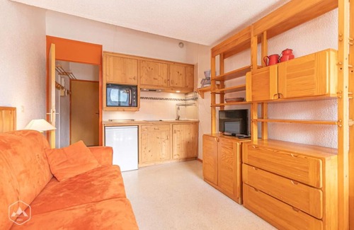 Aussois Apartment | 300m from ski slopes, 2nd floor, balcony, tv, ski locker, 29m², Aussois