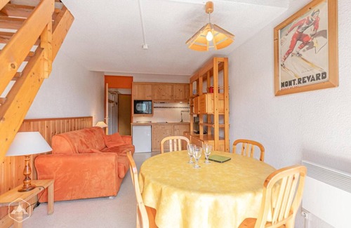 Aussois Apartment | 300m from ski slopes, 2nd floor, balcony, tv, ski locker, 29m², Aussois
