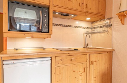 Aussois Apartment | 300m from ski slopes, 2nd floor, balcony, tv, ski locker, 29m², Aussois