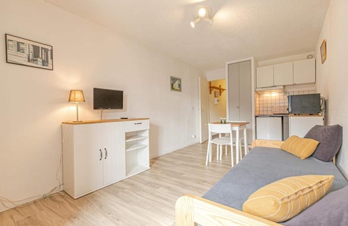 Aussois Apartment | 300m from ski slopes, 2nd floor, balcony, tv, ski locker, 21m², Aussois