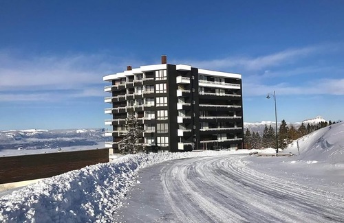 Chamrousse Apartment | 300m from ski slopes, 6th floor, balcony, tv, ski locker, 27m², Chamrousse