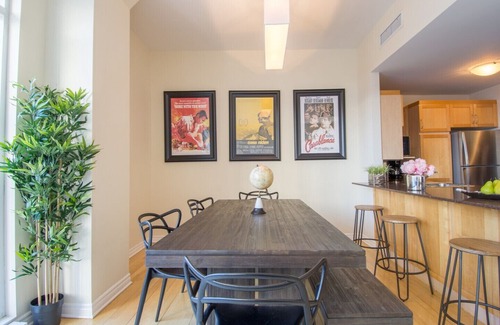 Downtown Montreal Condo | #303-2015 · Lofty Downtown Apartment 100 Walk Score in Montreal