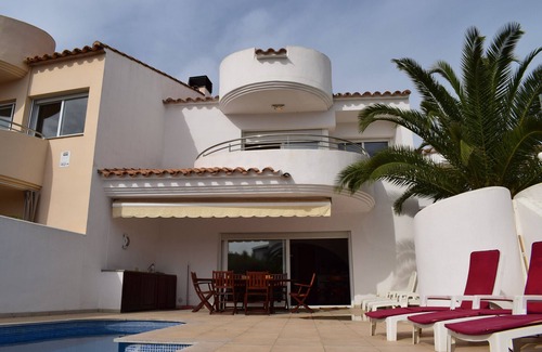 Empuriabrava Ski Chalet | 306-Magnificent modern house with pool private and mooring