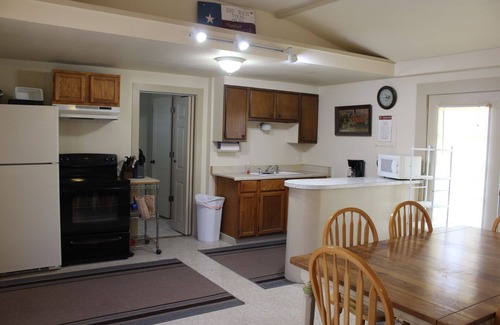 Port Mansfield Condo | 309 S. Shore B - Great, spacious cottage with plenty of parking!