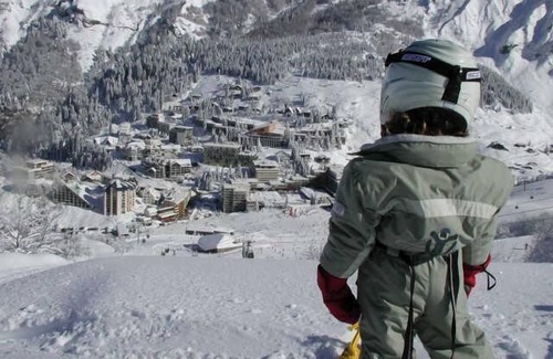 Eaux-Bonnes Apartment | 30m from resort center, 1st floor, view ski slopes, fitness, swimming pool, sauna, tv, ski locker