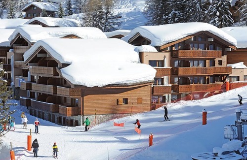 Plagne 1800 Apartment | 30m from ski slopes, swimming pool, tv, ski locker, 51m², La Plagne