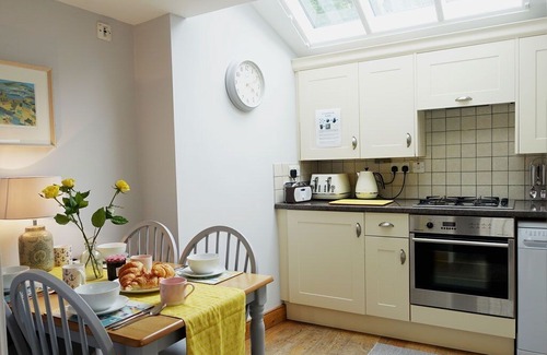 Dartmouth Cottage | 31 Crowthers Hill, Dartmouth