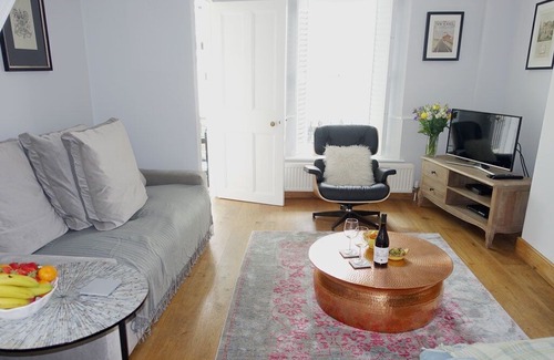 Dartmouth Cottage | 31 Crowthers Hill, Dartmouth