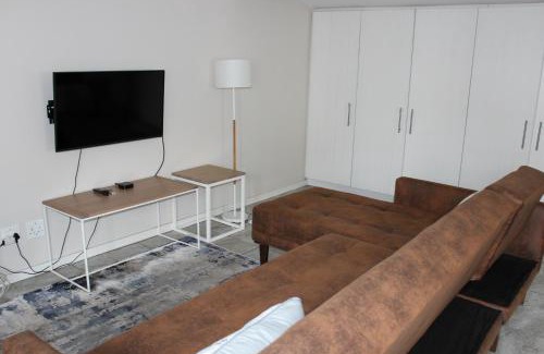 Greater Johannesburg Metropolitan Area Apartment | 31 on Gambia B - Lovely Apartment with secure parking