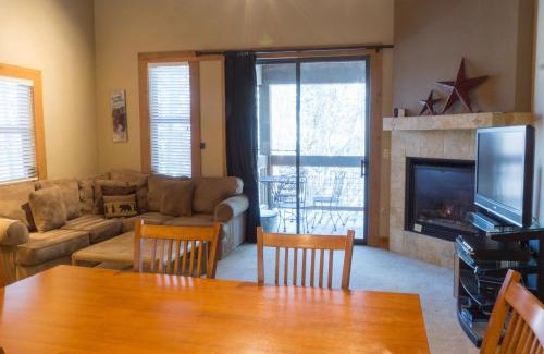Truckee Apartment | 3130 Aspen Grove