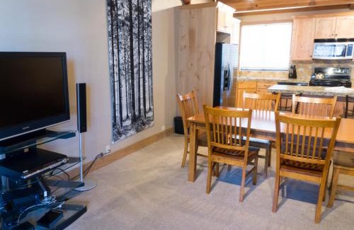 Truckee Apartment | 3130 Aspen Grove