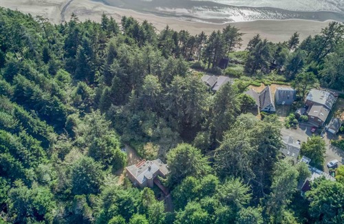Otter Rock House | 315 m² House ∙ 6 bedrooms ∙ 14 guests