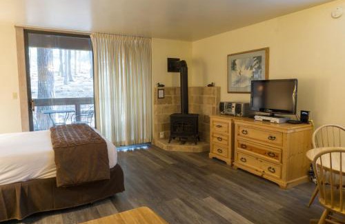 Truckee Apartment | 3159 Aspen Grove