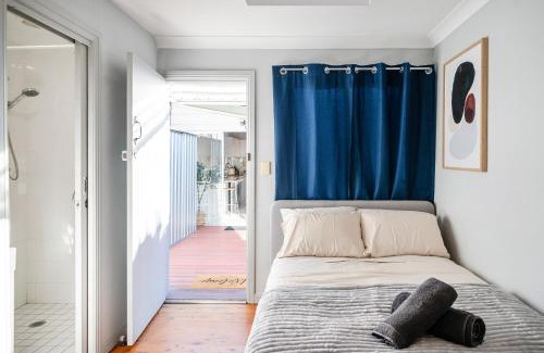 Beaconsfield House | 31Bea ABNB-Style Studio, 9 mins walk to Train, Easy access to CBD