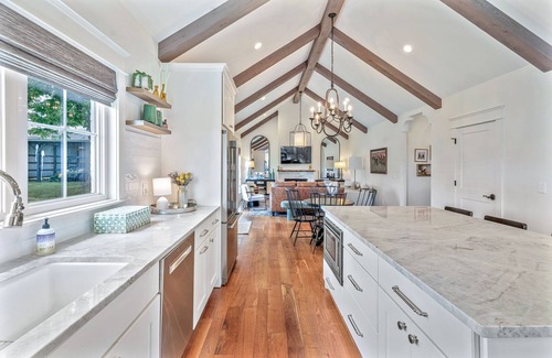 Kedron House | 32 Acre Farm at Maven Stables ｜Spring Hill