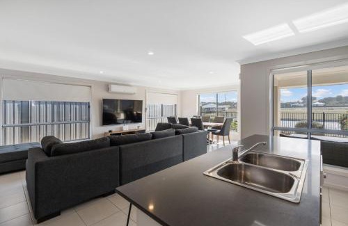 Nangkita House | 32 Blanche Pde Hindmarsh Island - No Linen Included