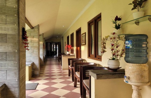 Ponorogo Hotel | 32 m² Hotel ∙ 4 guests