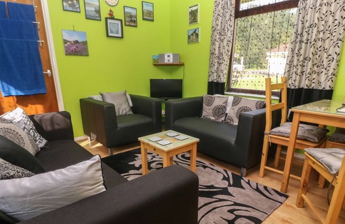 Liskeard House | 32 ROSECRADDOC LODGE, pet friendly, with a garden in Liskeard