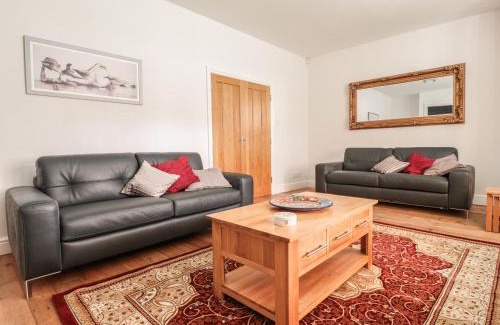 Upper Town House | 33 Crescent Gardens