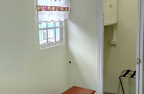 Woodbrook House | 33 - Deluxe Queen Room with private bath and walk-in closet