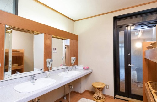 Shiozawa Onsen Hotel | 33 m² Hotel ∙ 11 guests