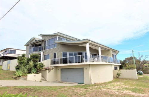 Crowdy Head House | 33 Pacific Drive, Crowdy Head