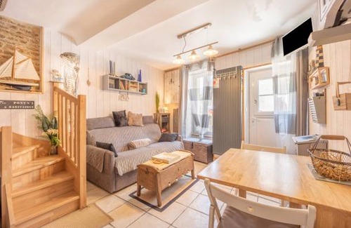Saint-Regnobert-de-la-Cote-de-Nacre House | 34 m² House ∙ 2 bedrooms ∙ 3 guests