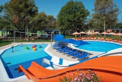 Lanterna RV Rental | 34 m² Mobile home ∙ 2 bedrooms ∙ 5 guests
