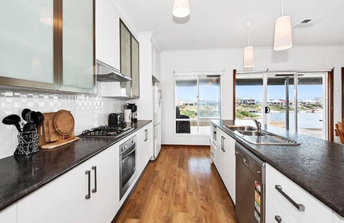 Nangkita House | 35 Blanche Parade, Hindmarsh Island