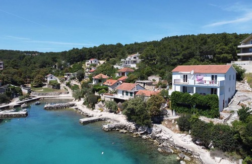 Cove Basina (Jelsa) Apartment | 35 m² Apartment ∙ 1 bedroom ∙ 3 guests