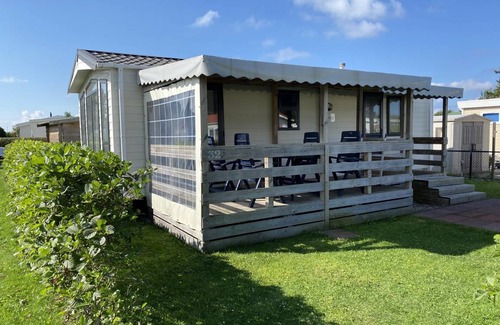 Callantsoog Ski Chalet | 35 m² Chalet ∙ 2 bedrooms ∙ 4 guests