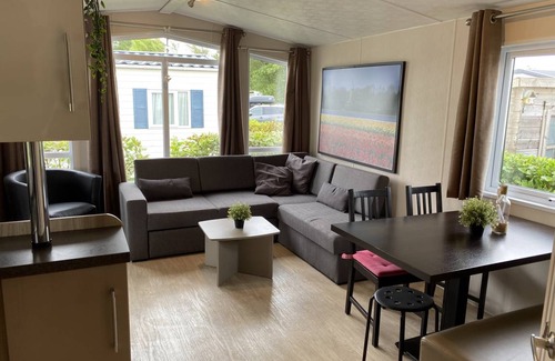 Callantsoog Ski Chalet | 35 m² Chalet ∙ 2 bedrooms ∙ 4 guests
