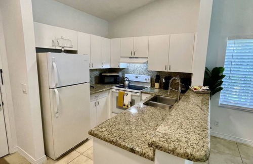 Mission Bay Apartment | 350 C - Warm & Spacious Corner Apt - Top Floor - Washer & Dryer