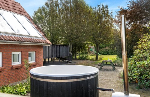Fur House | 350 m² House ∙ 5 bedrooms ∙ 10 guests