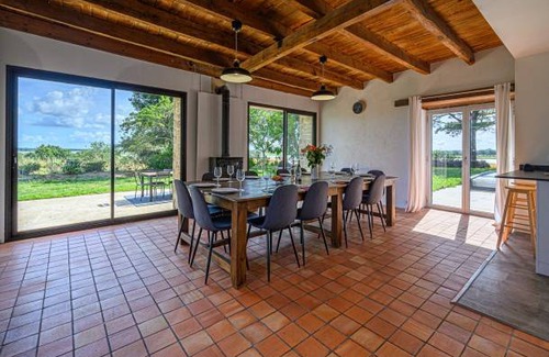 Theix-Noyalo House | 350 m² House ∙ 6 bedrooms ∙ 11 guests